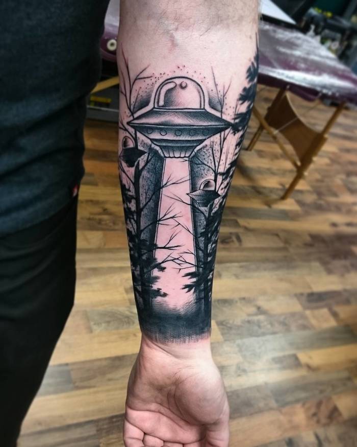 UFO Tattoo Design by leedenham