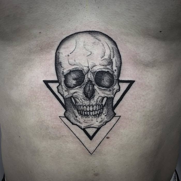 Skull Tattoo and Triangles by Melina Casteletto 