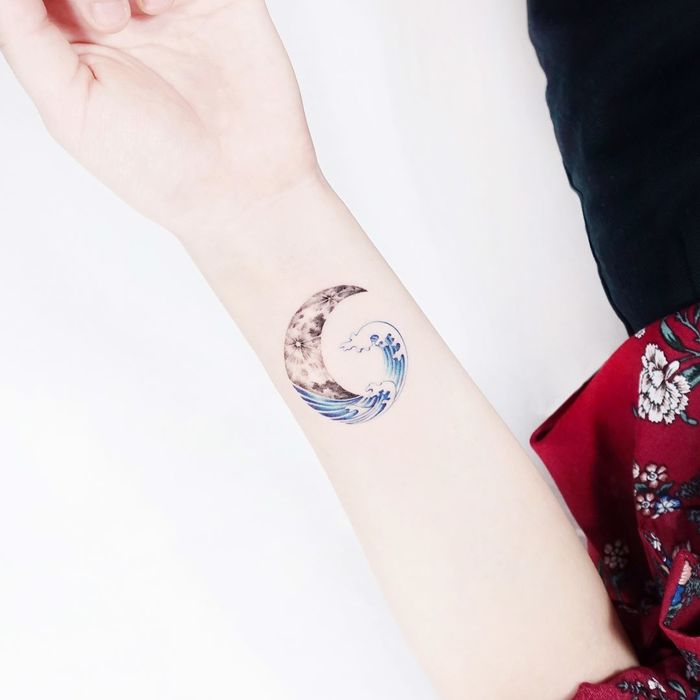 Waves and Crescent Moon by tattooist_ida