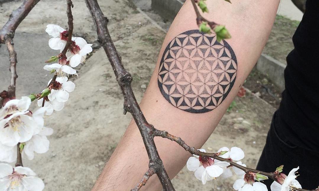 Featured image of post Flower Of Life Tattoo Dotwork Mandalas are sometimes known as flowers of life symbolizing the blossoming of life as time progresses